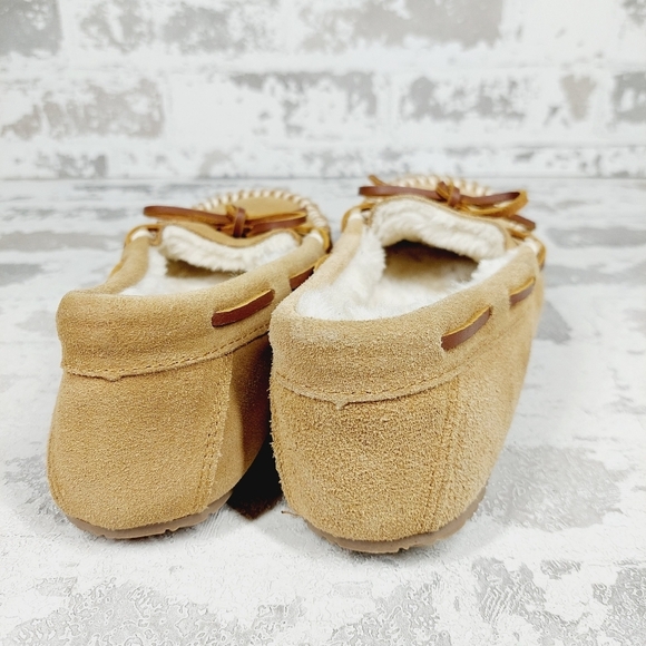 New Minnetonka Tan Suede Slip On Lace Top Fur Lining Casual Flat Loafers F80 - Picture 7 of 11